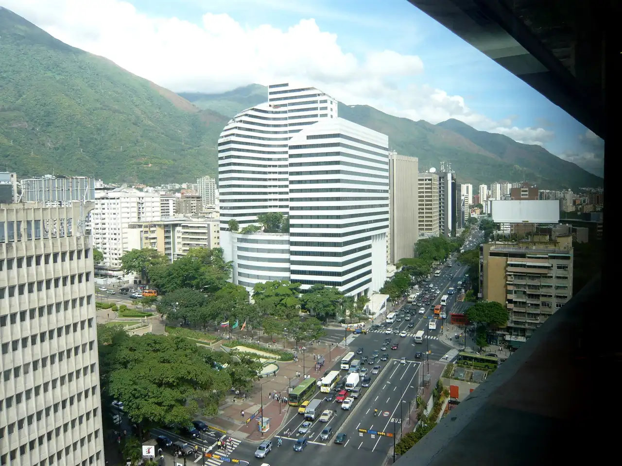 Altamira, in Caracas, with El Ávila behind it.